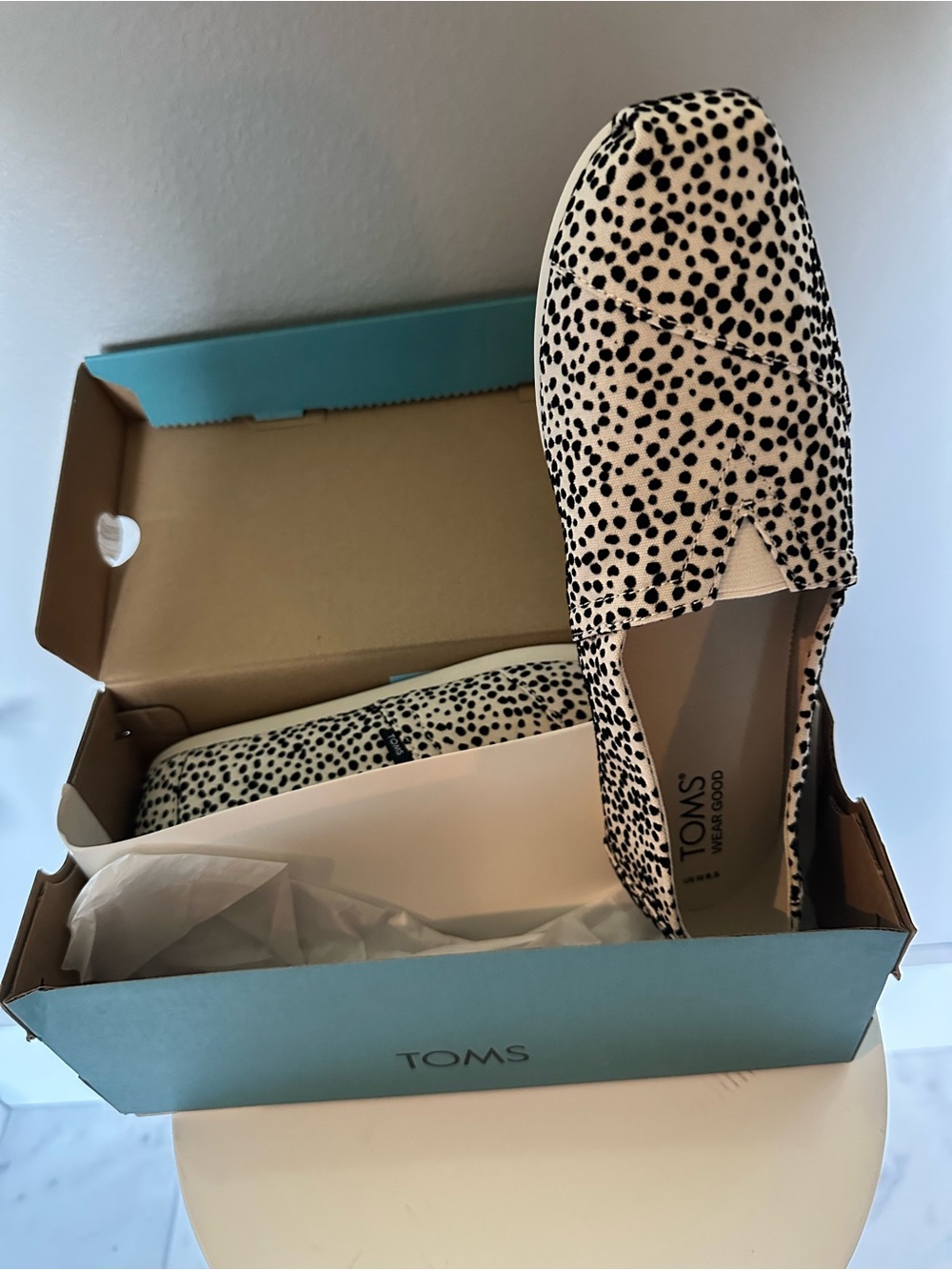TOMS Black and White Spot Print Classic Slip-On Flats - Picture 3 of 3